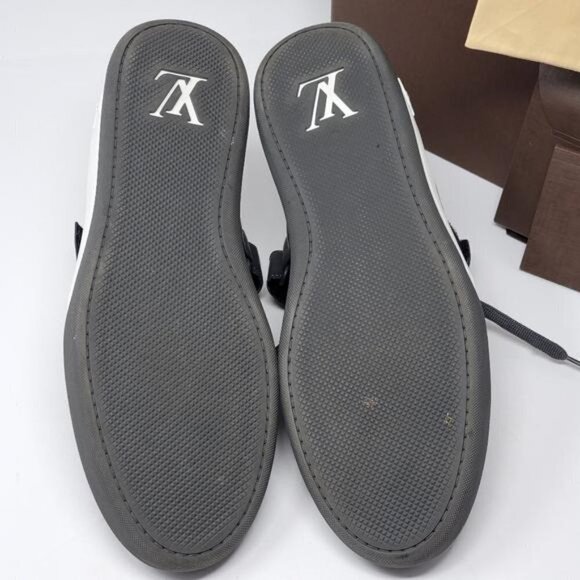 100% Authentic Louis Vuitton Graphite Elliptic Sneakers - Picture 7 of 8